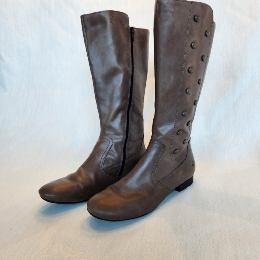 Brown boots